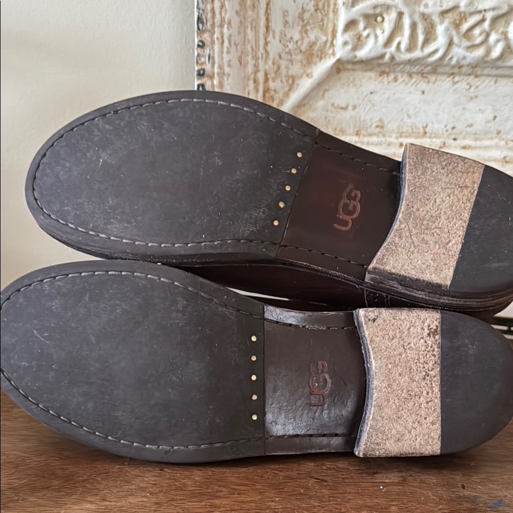 UGG Caraby Brown Leather Ankle Boots with Side Stitching - Picture 8 of 8